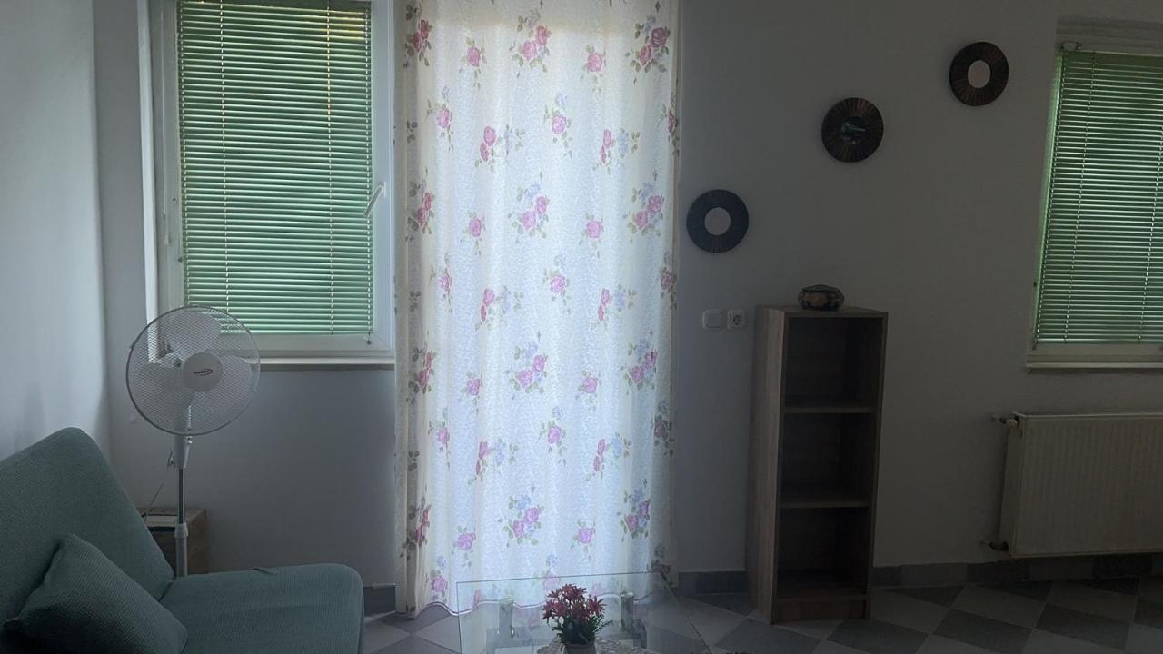 布达佩斯苹果酒店 Будапешт Экстерьер фото